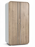 **Technische titel in het Nederlands:** Moderne garderobekast met houten fronten en zachte randen