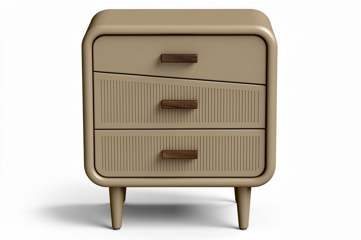 **Moderne nachttafel met drie lades en een unieke hellende front**
